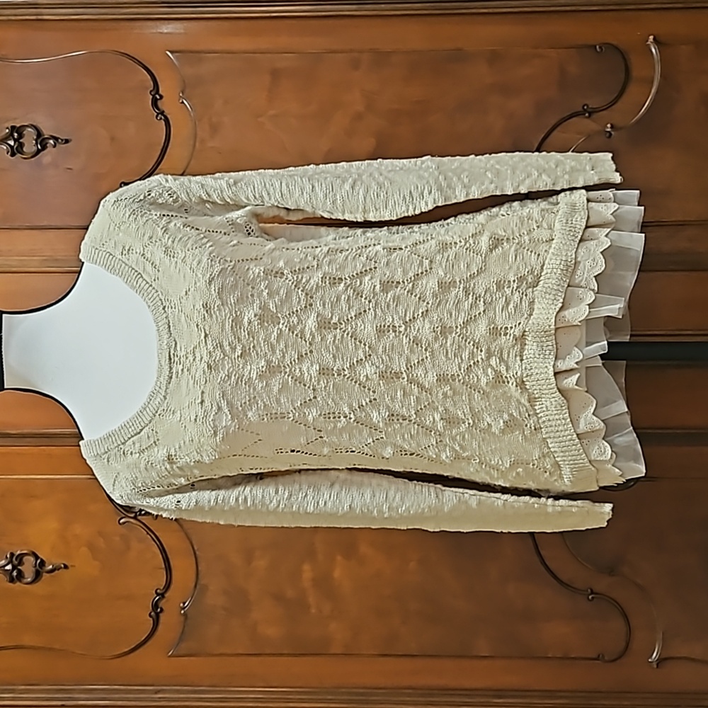 American Rag Sweater Scoop Neck Long Sleeve Ruffled Hem Y2K Cream / Beige Size S